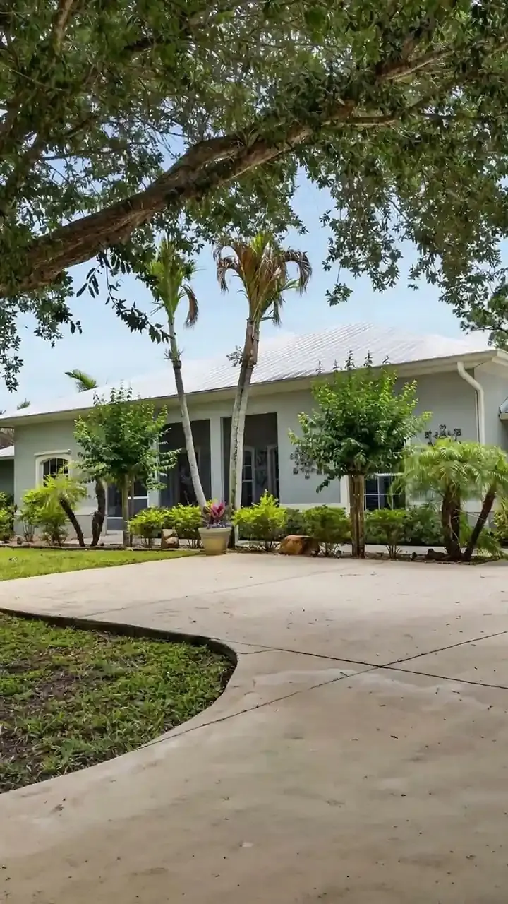 Tour of 5606 Silver Oak Dr