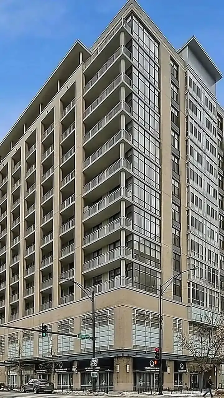 Tour of 212 E Cullerton St #1204